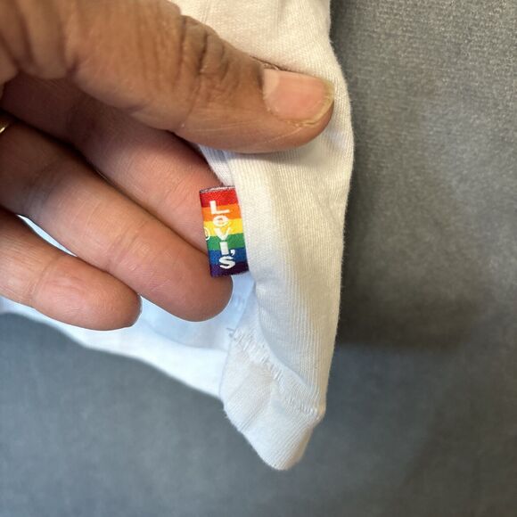 Levi's Shirt Mens Large Pride Rainbow Pronouns LGBT Equality Double Sided Ally - Picture 4 of 8